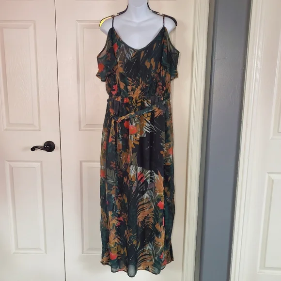 City Chic Floral Panter Cold-Shoulder Maxi Dress Short Sleeves 20W Slits Boho - Picture 3 of 14